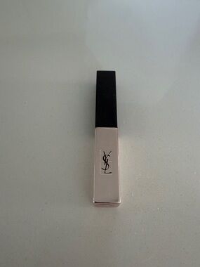Yves Saint Laurent slim glow matte color 205